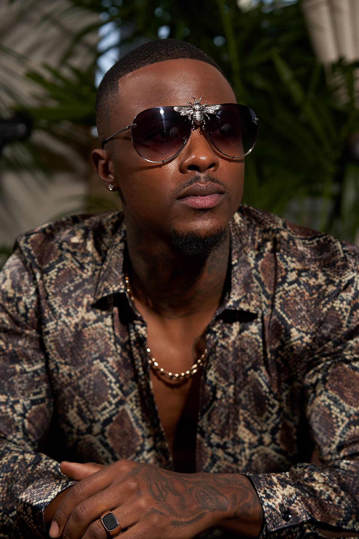 I’ll Be Rich Forever Bee Sunglasses: Black Out Edition SUNNIES + OPTICS Sunglasses Collection, Tnemnroda man- NRODA